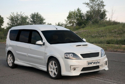 Крылья стандарт "DM Style" Лада Ларгус (под окраску)