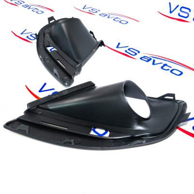 Облицовка переднего бампера под противотуманную фару правая/левая Lada Granta FL (8450100966/8450100967)