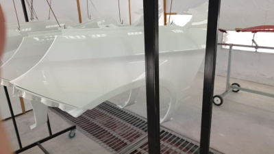 Пластиковое крыло Лада Веста (1 шт.) окрашенное в цвет