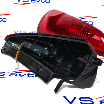 Дополнительные светодиодные задние фонари Лада Ларгус (старый дизайн)