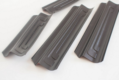 Накладки на пороги Hyundai Solaris 2