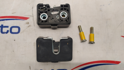 Замок дверной бесшумный (2 болта + 2 пыльника) Лада Приора