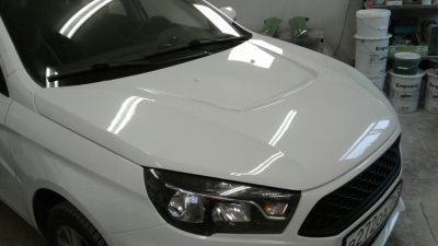 Капот стеклопластиковый без сквозных вентиляционных отверстий "AVR" (Вариант 1) Лада Веста (под окраску)