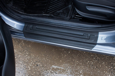 Накладки на пороги Hyundai Solaris 2