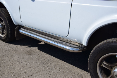 Защита порогов с алюм. площадкой Ø51мм (НПС) LADA "4х4 2121" 1995-/ "4x4 URBAN" 2015- (LNI220301)