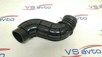 Шланг воздушного фильтра к дросселю Шевроле Нива