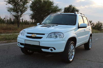 Капот «DTM» (без отверстий в воздухозаборниках) 2123 Шевроле Нива (под окраску)