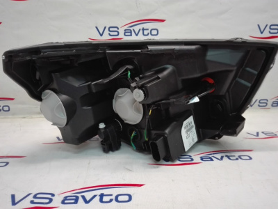 Блок-фара левая Лада Веста