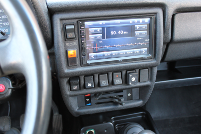 Консоль панели приборов под магнитолу 2DIN для автомобиля Лада 4x4