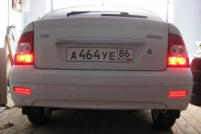 Диодные катафоты в задний бампер Лада Приора