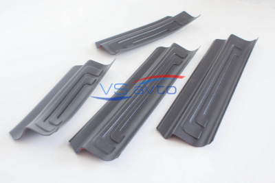 Накладки на пороги Hyundai Solaris 2